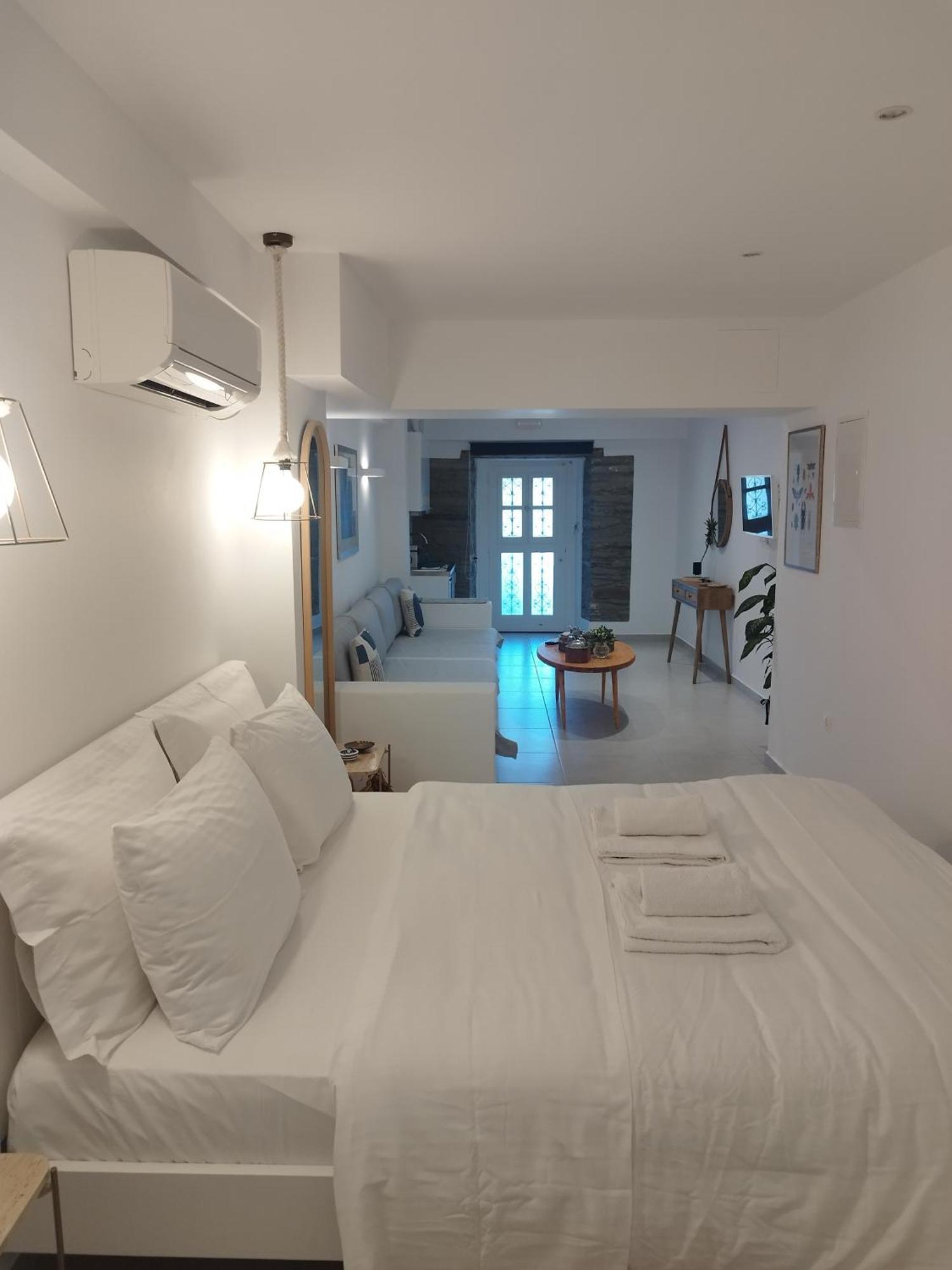 Korina'S Suites Ándros Exterior foto