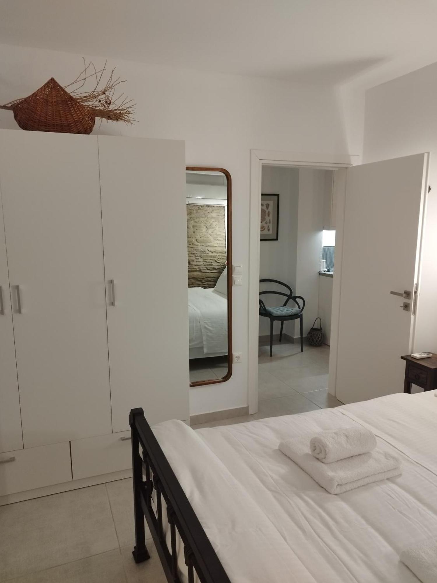 Korina'S Suites Ándros Exterior foto